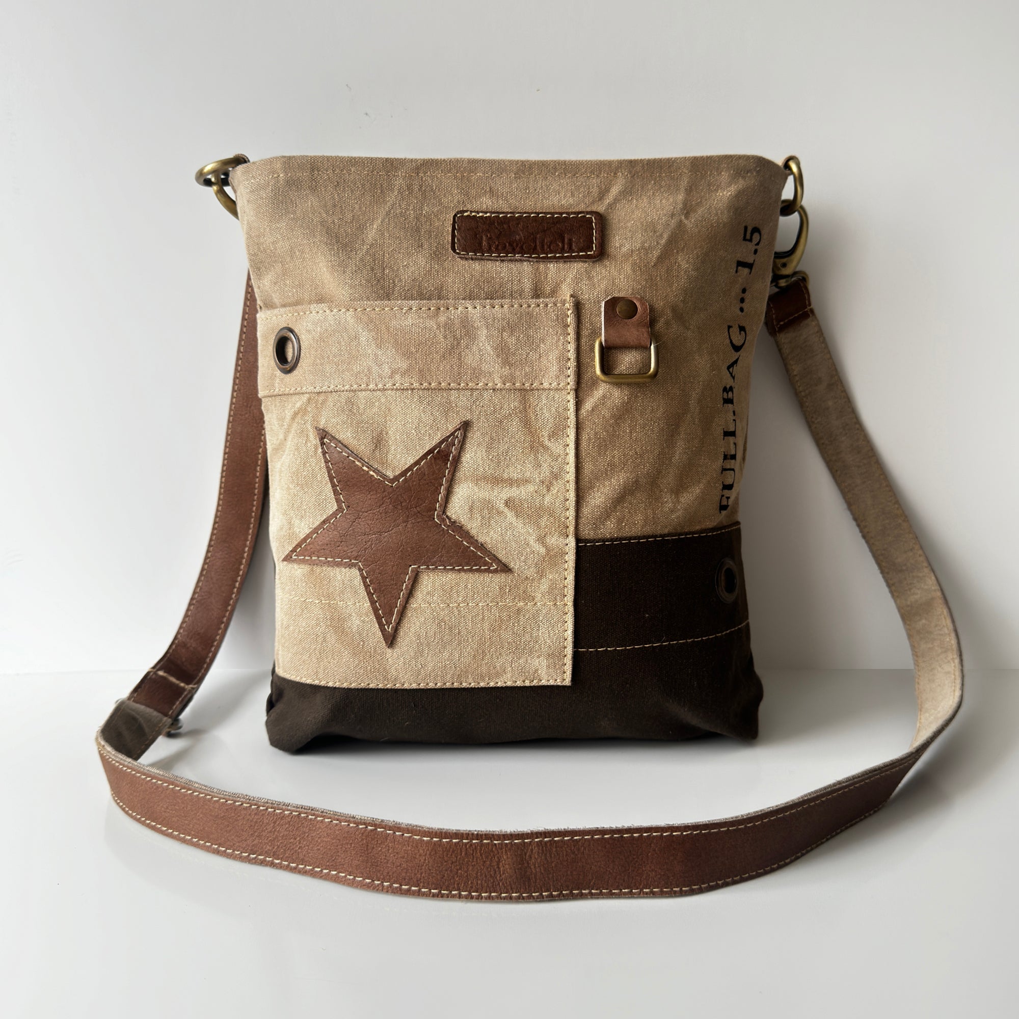 Leather Star Vintage Messenger Crossbody Bag TRAVELTELI