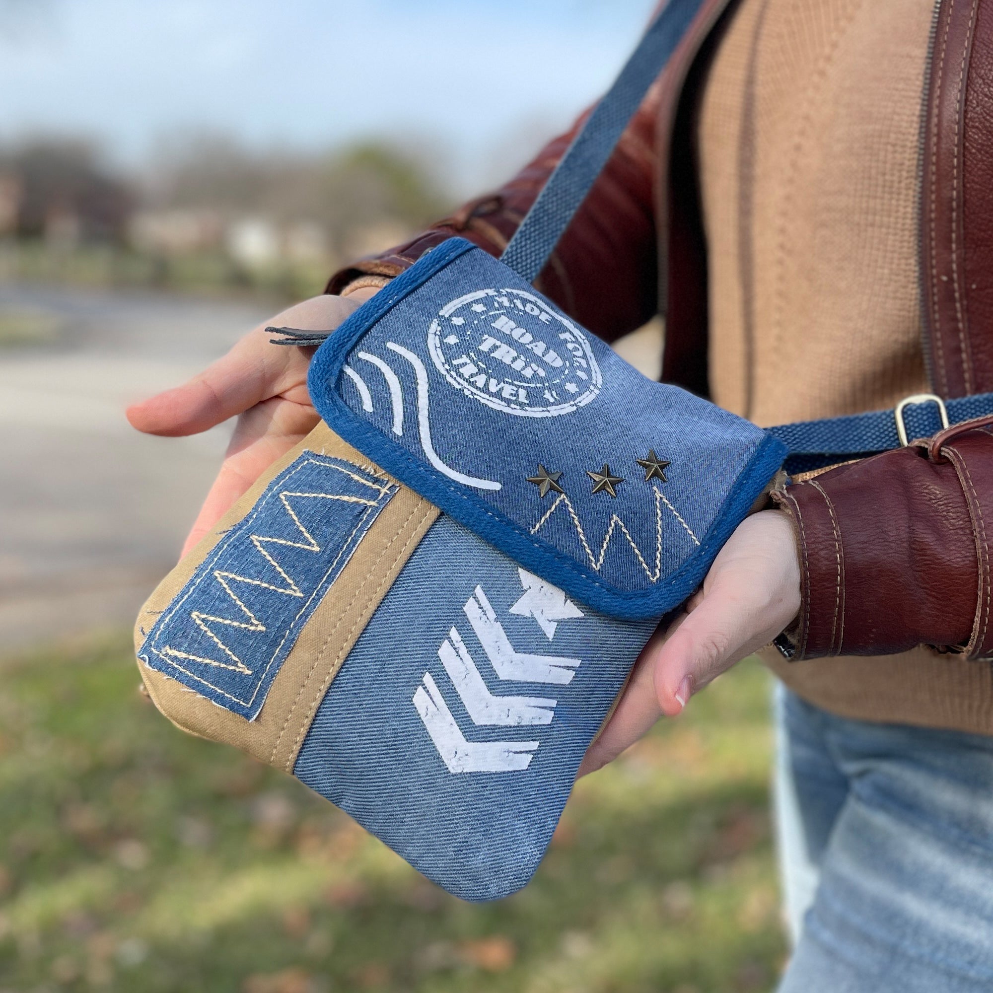 Upcycled crossbody waist bag | Denim yute shoulder bag | Eco friendly everyday bag top | 3 different ways of carrying it