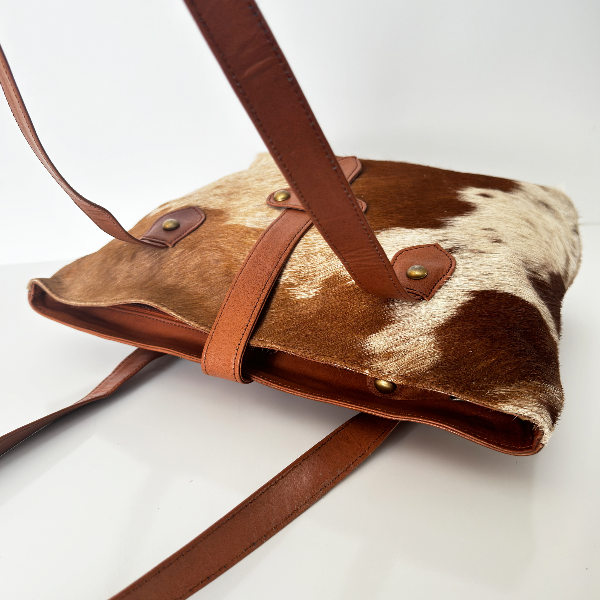 Lightweight Cowhide Shoulder Bag