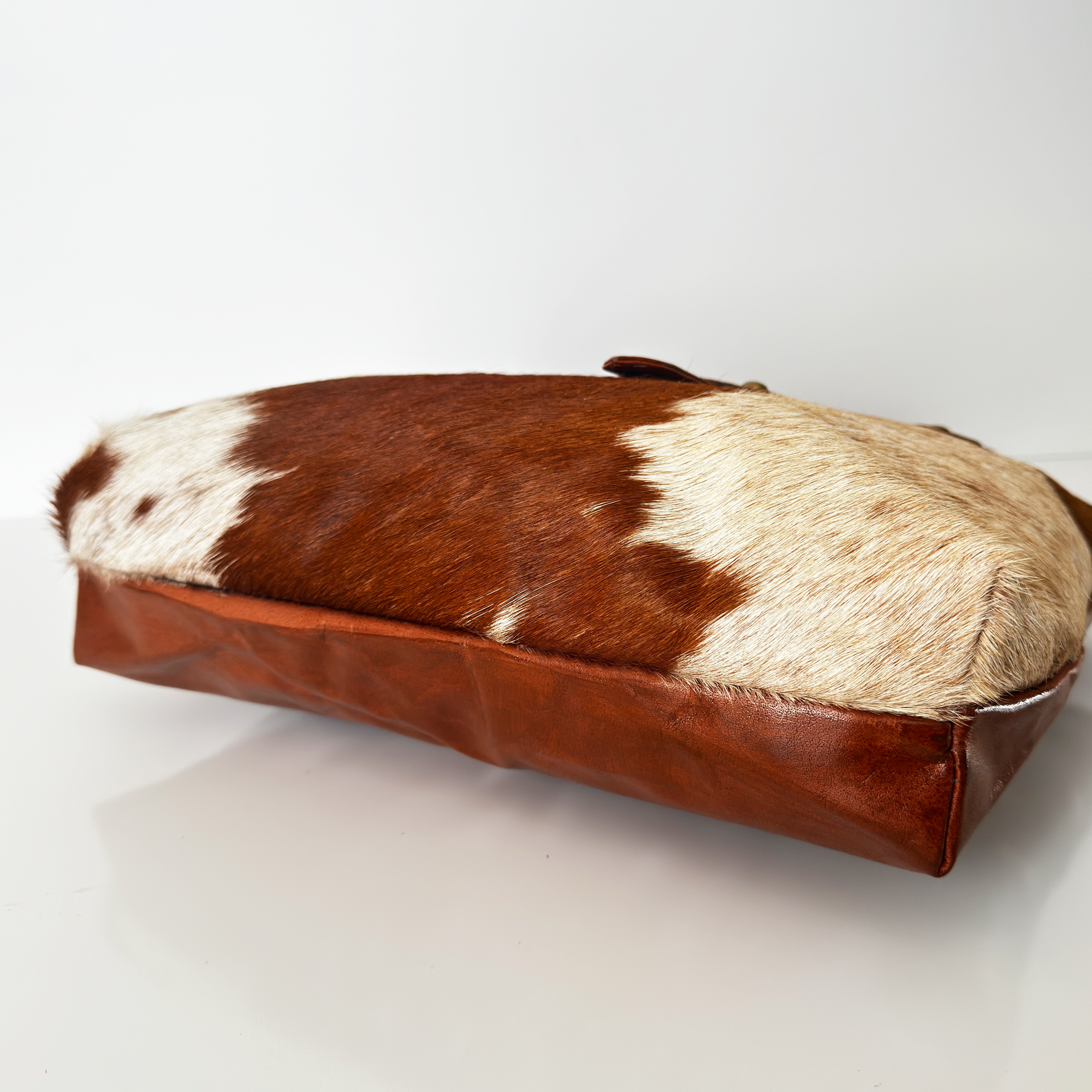 Lightweight Cowhide Shoulder Bag