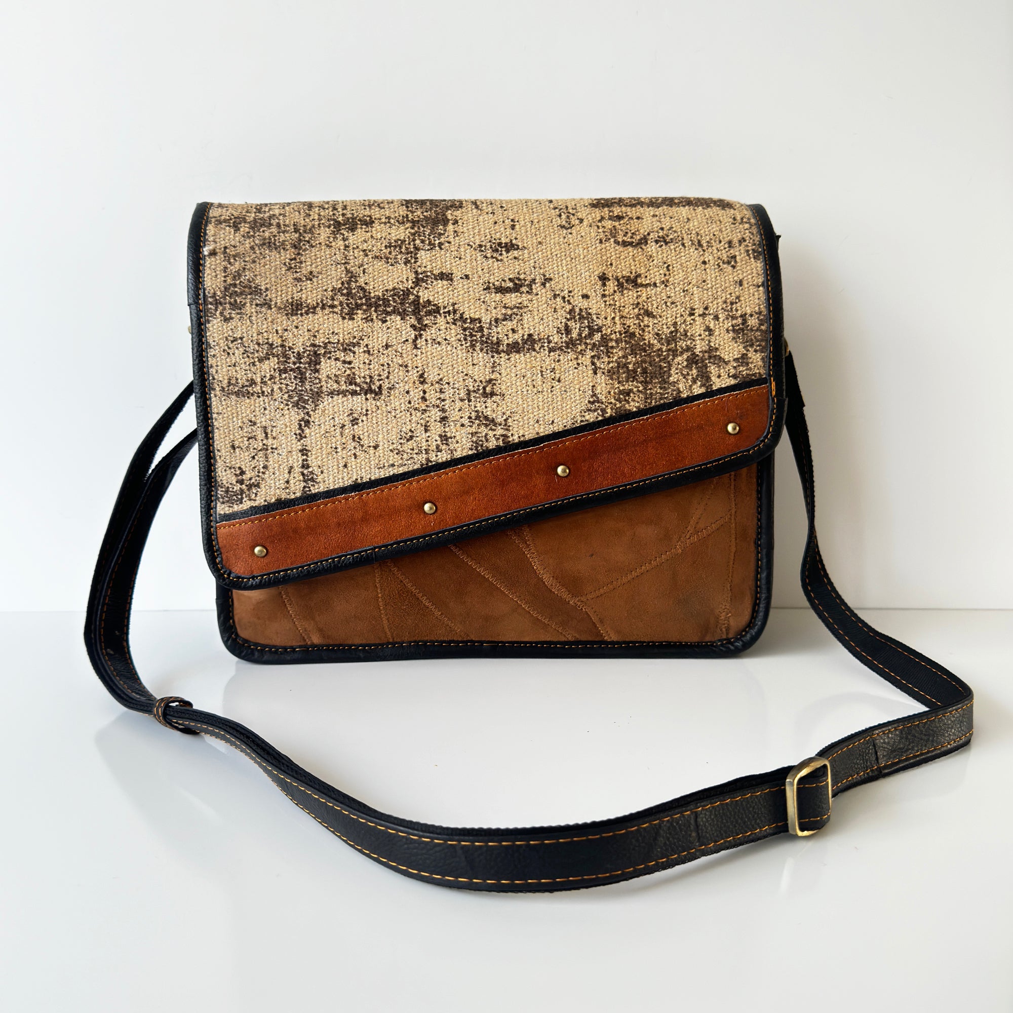 Classic Urban Leather Messenger Bag