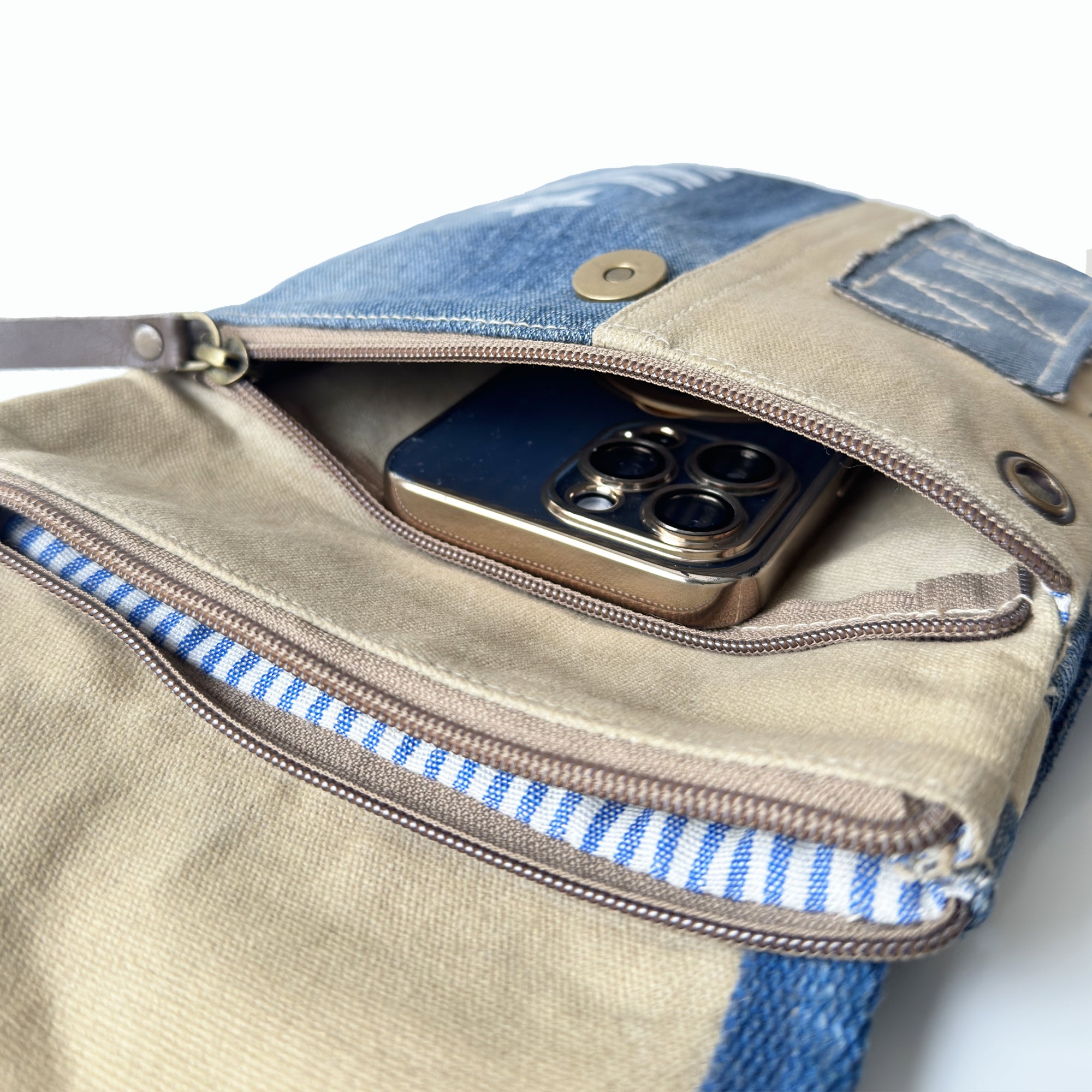 Road Trip Denim Star Crossbody Bag | TRAVELTELI