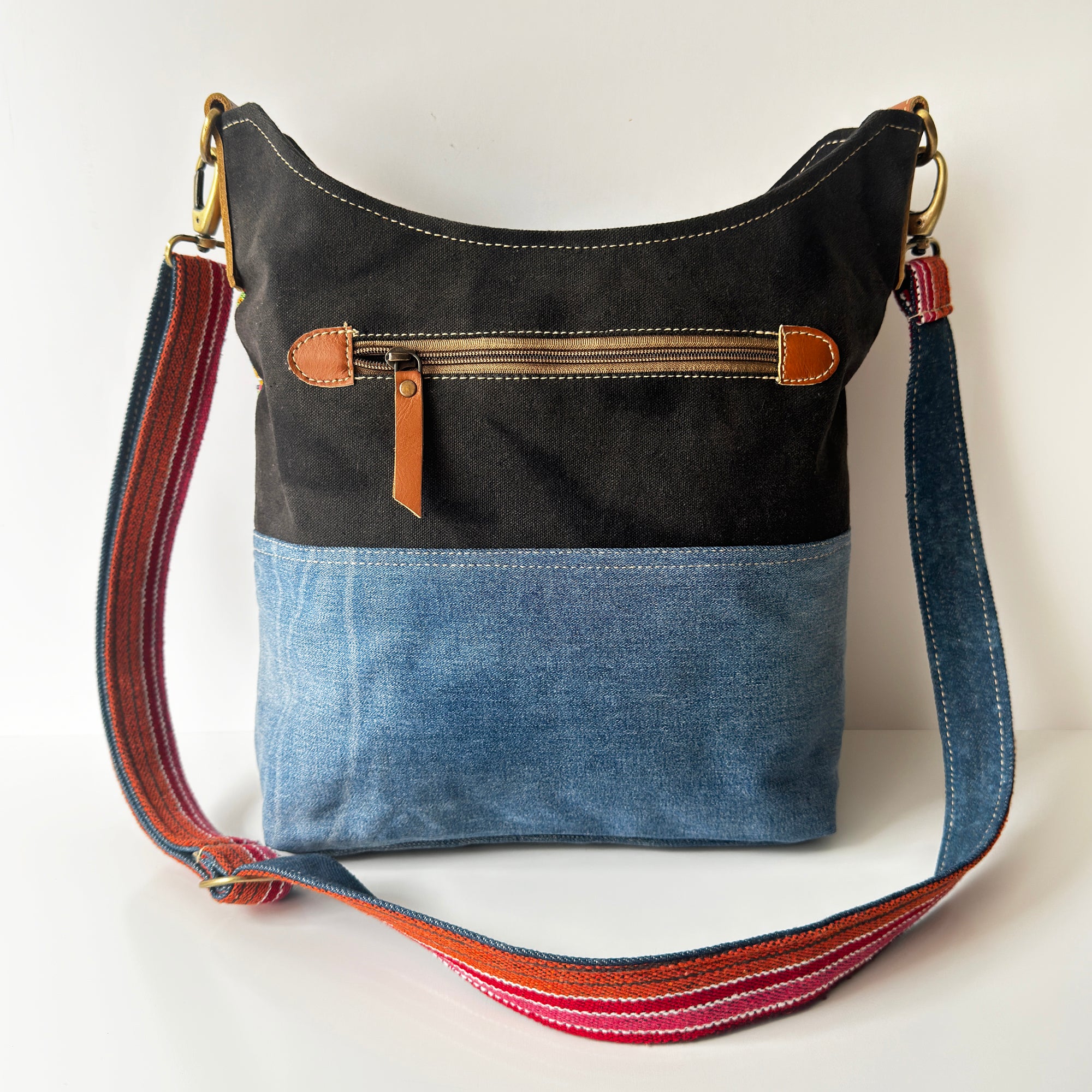 Retro Americana Denim Crossbody Bag | TRAVELTELI Retro Americana Denim Crossbody Bag | TRAVELTELI
