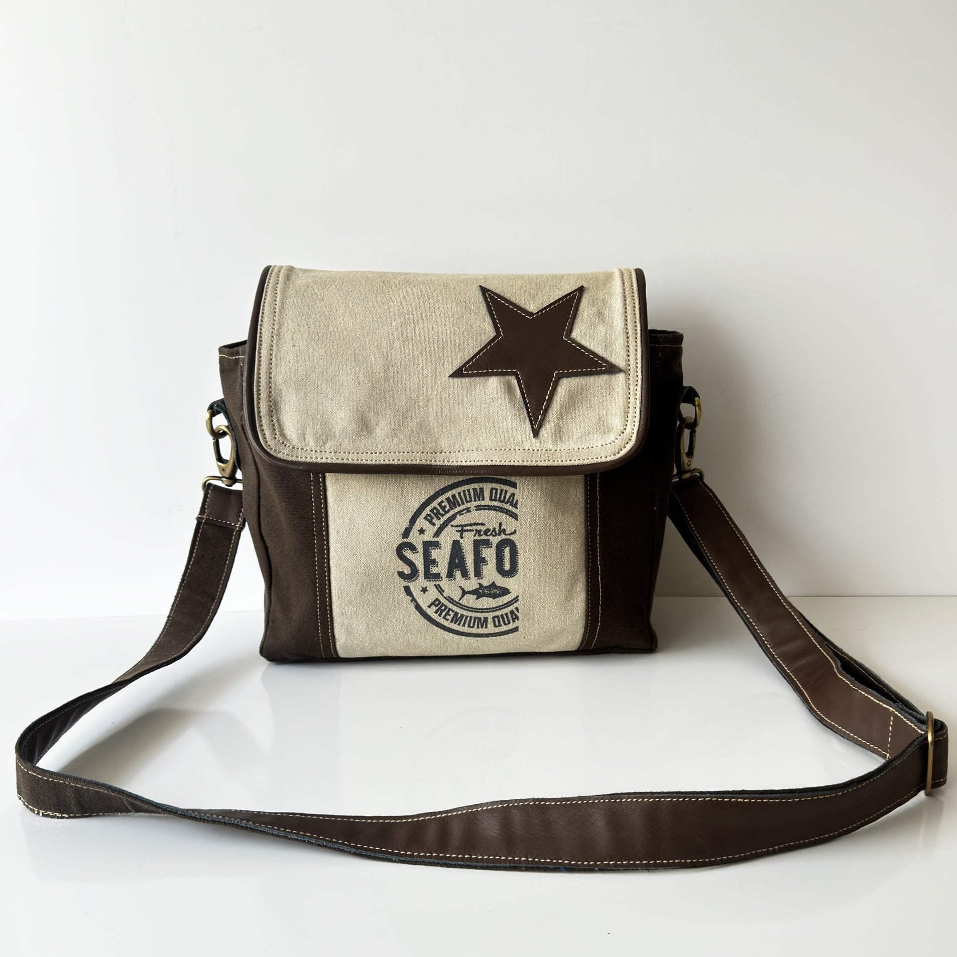 Sea Breeze Star Messenger Bag