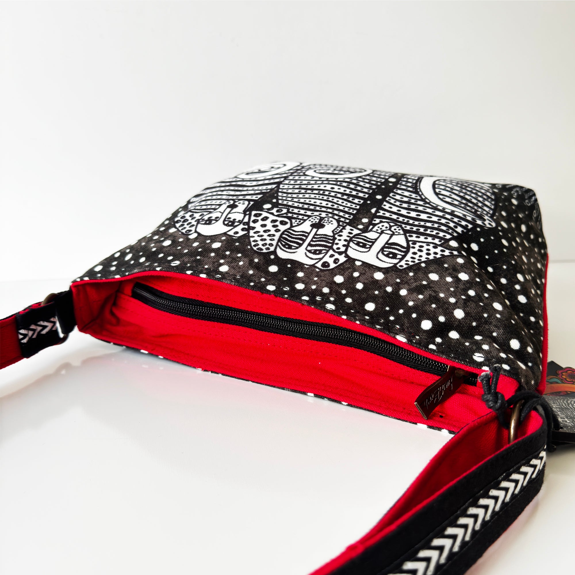 Artistic Dog Print Shoulder Bag