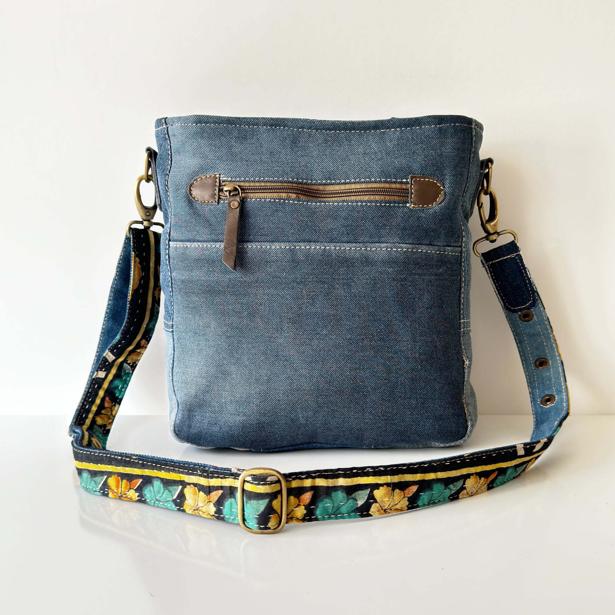 Chic crossbody bag online