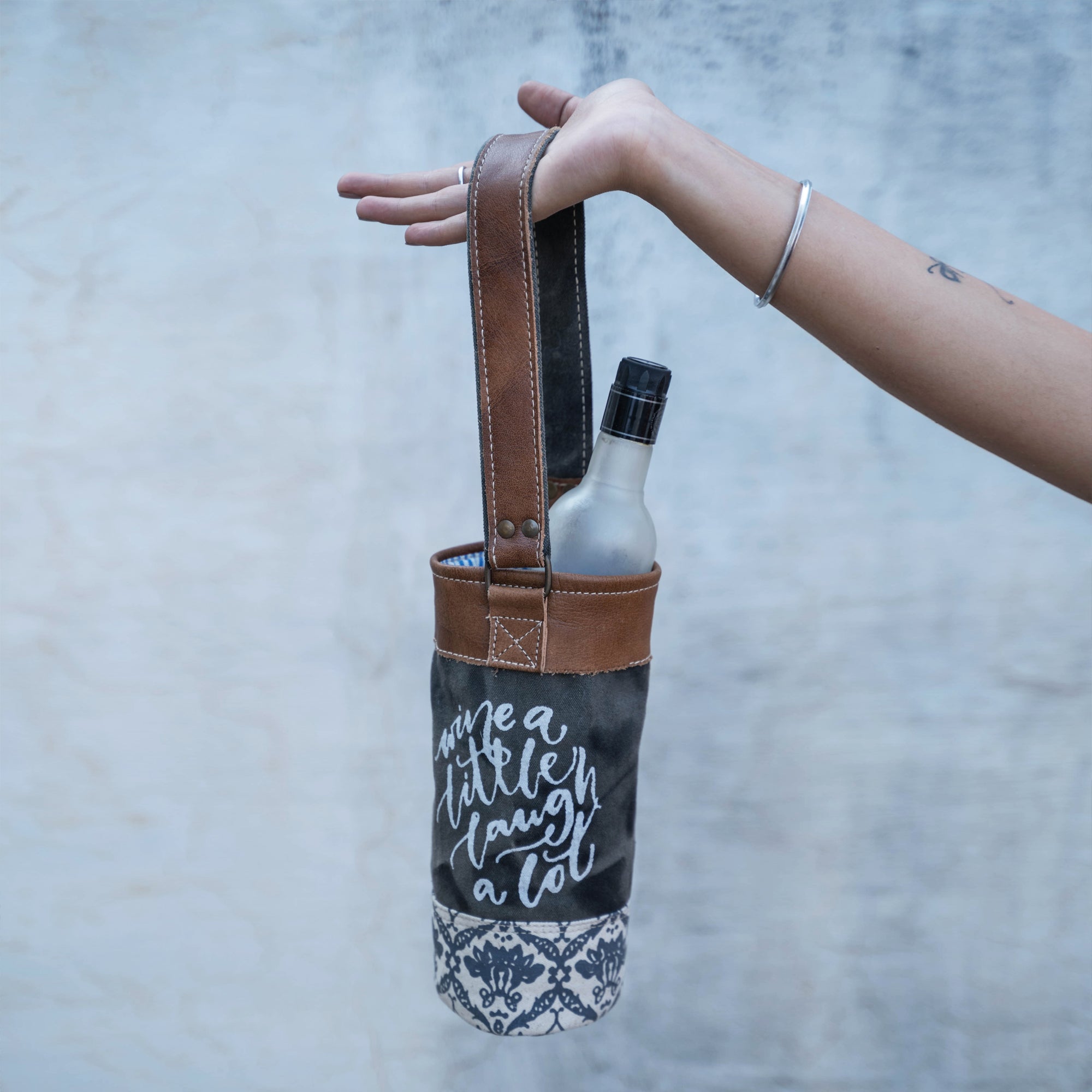 Bolsa de asas hecha a mano del regalo del picnic del portador del vino